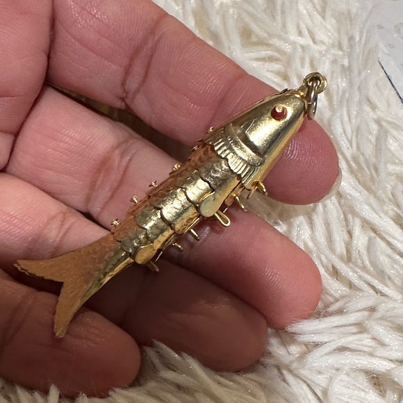 Jewelry - Vintage Golden Fish Pendant